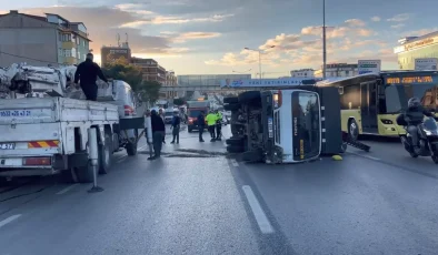 Pendik D-100 Karayolu’nda Kamyonet Devrildi, Uzun Araç Kuyrukları Oluştu